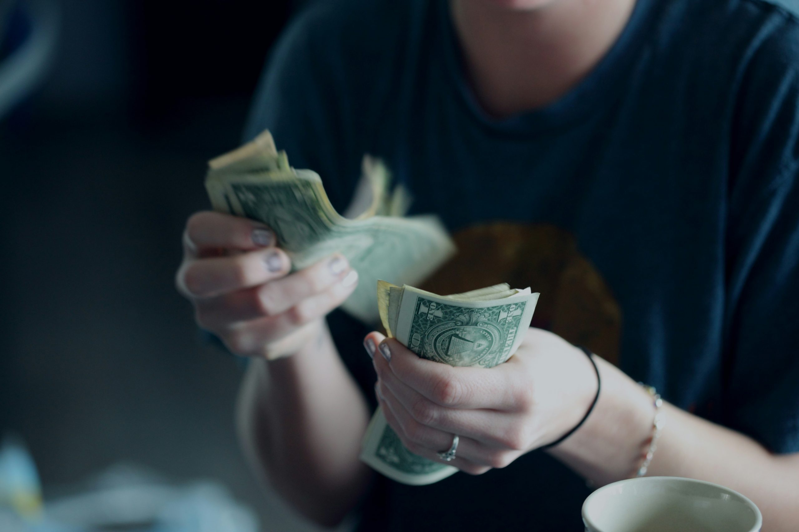 7 Smart Money Habits Every Woman Should Cultivate